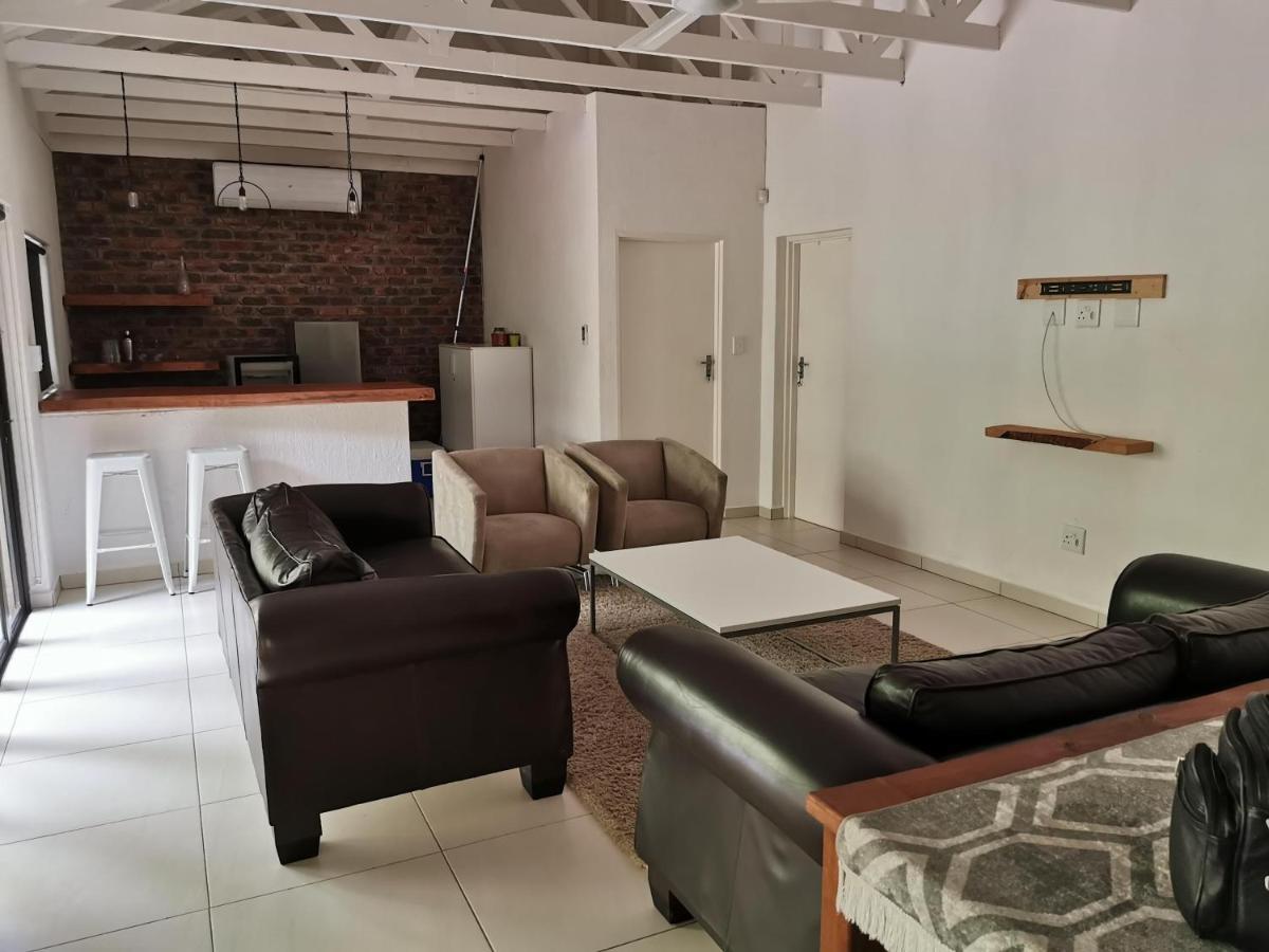Gemsbok Place
